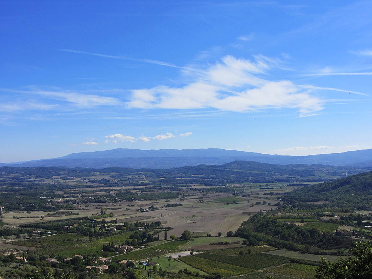 The Luberon seen from Gordes in Provence