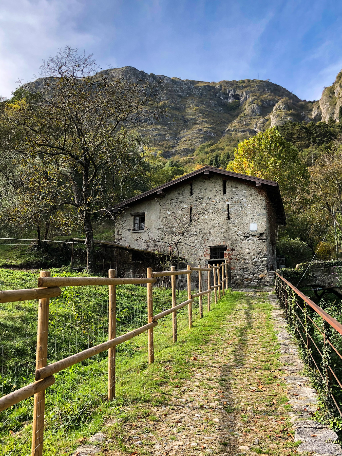 Farmhouse on Chiesa di San Martino Trail in Griante, Italy