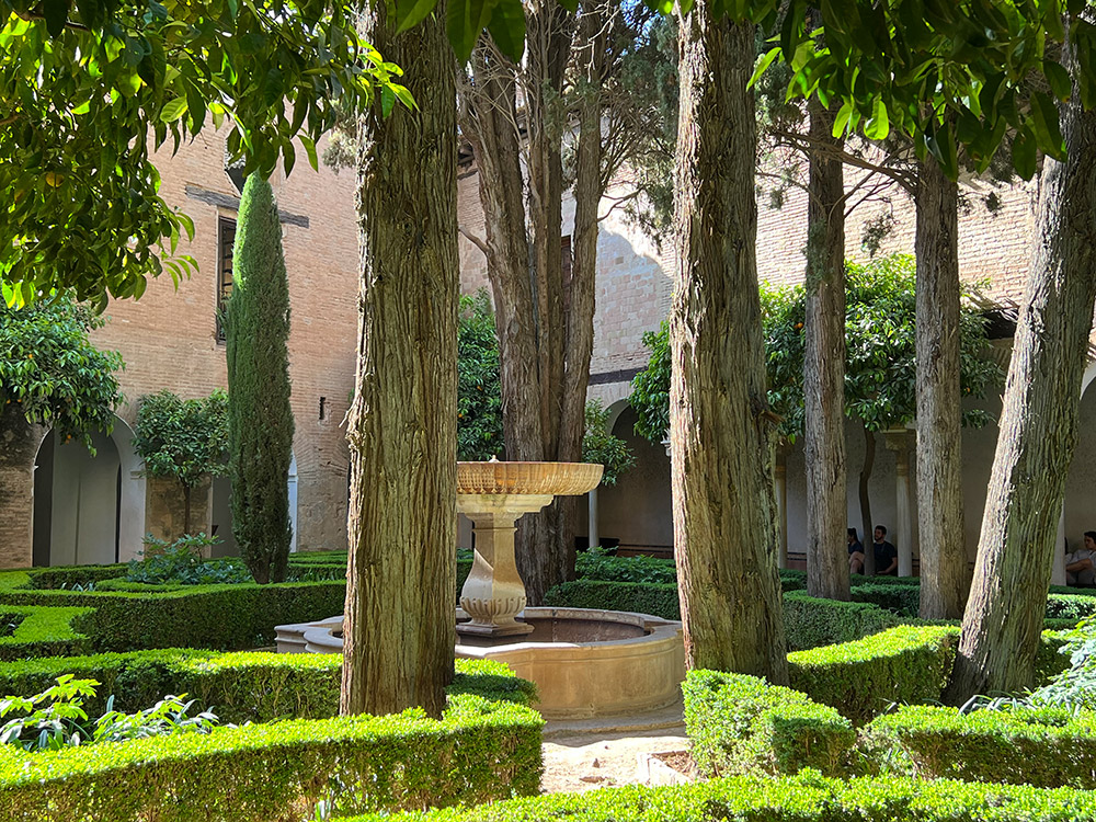 Jardín de Lindaraja, Palacio de los Leones, Nasrid Palaces, Alhambra, Spain