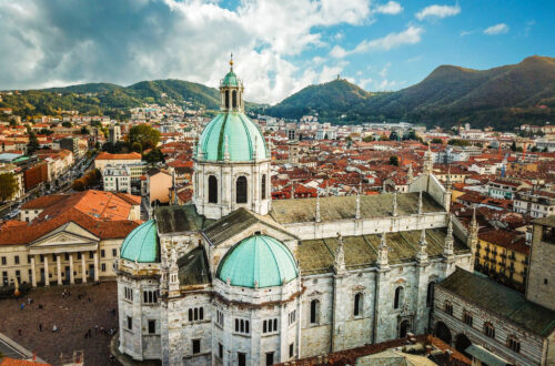 Duomo and cityscape of Como, Italy