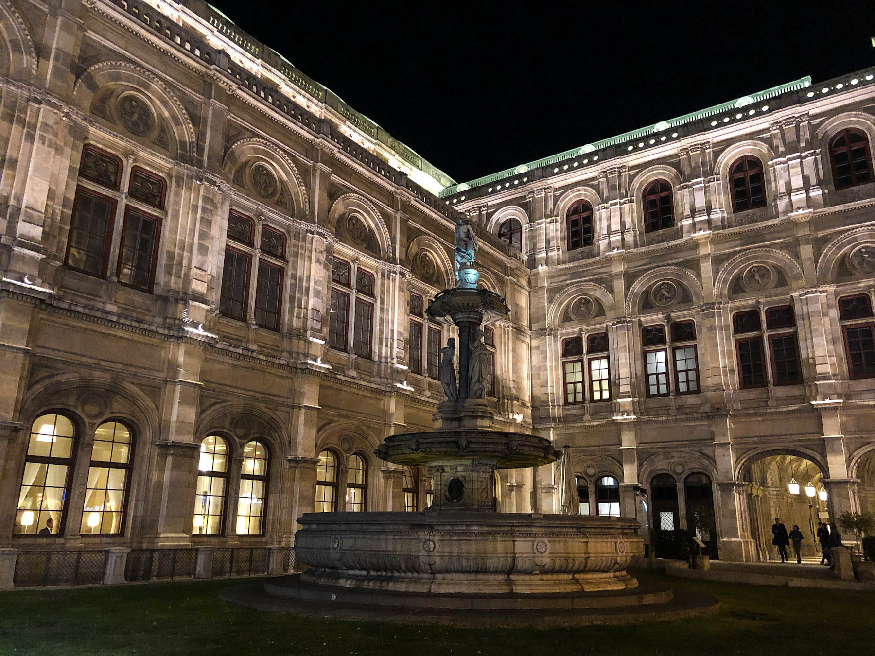 Wiener Staatsoper at Night, Vienna, Austria