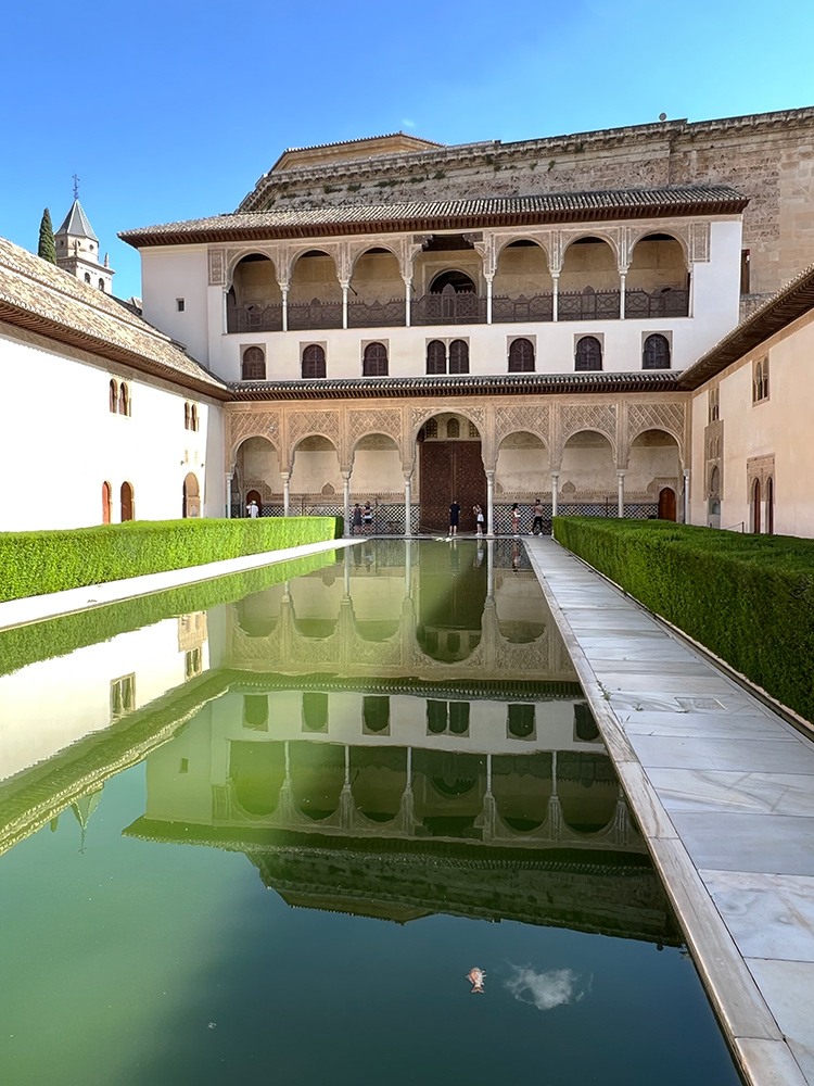 Patio de los Arrayanes, Palacio de Comares, Nasrid Palaces, Alhambra, Spain