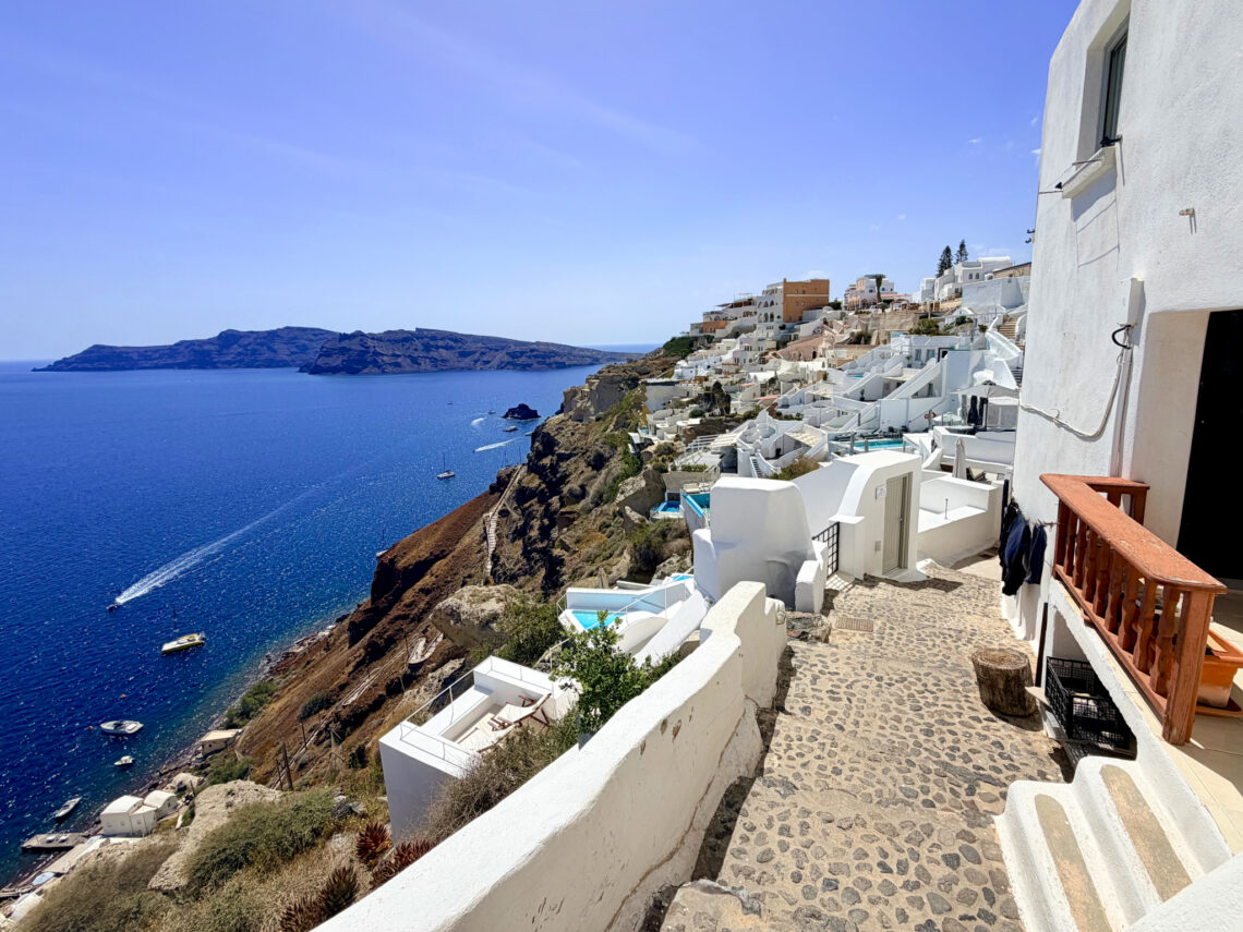 Quintessential views from Oia